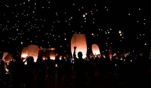 Fêtes traditionnelles célébrées dans les déserts : un voyage coloré et haut en culture