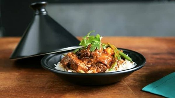 Les saveurs du désert : Les plats traditionnels à ne pas manquer
